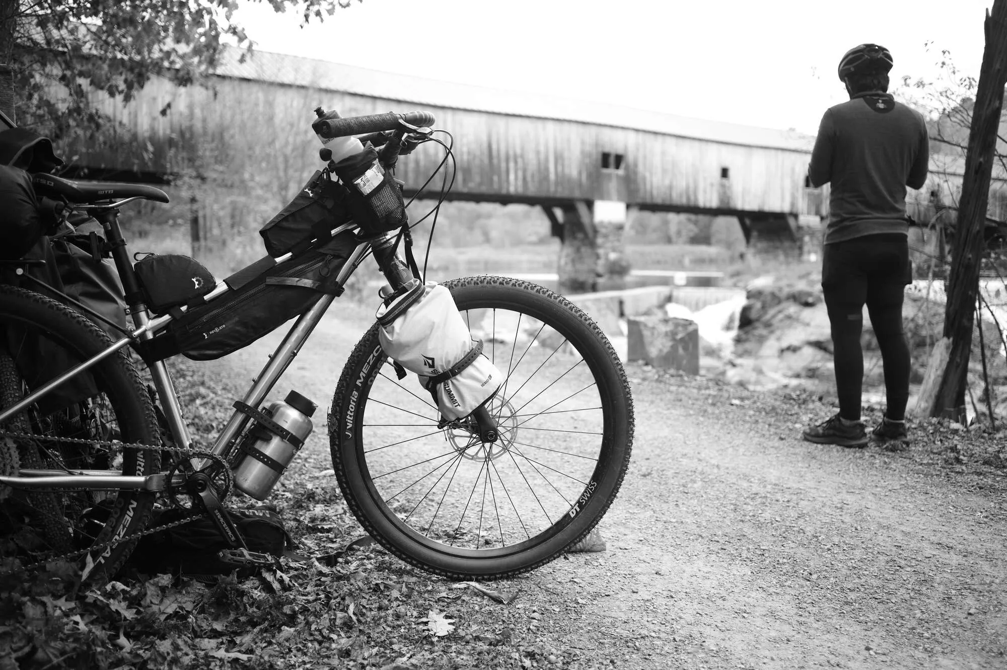 Otso Fenrir near a covered bridge on the XNHAT